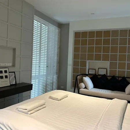Inara In The Center Of Pattaya-4 Bedrooms 5 Bathrooms-billiards Table And Swimming Pool For A Relaxing