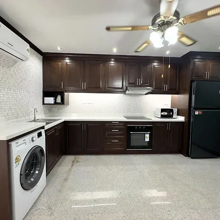 Spacious 2br - 3 Balconies Views *
