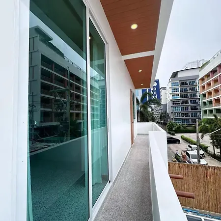 Villa Downtown Oasis 芭提雅市中心独栋泳池别墅 B 5卧6卫 Ktv Bbq 芭提雅海滩步行街500m *