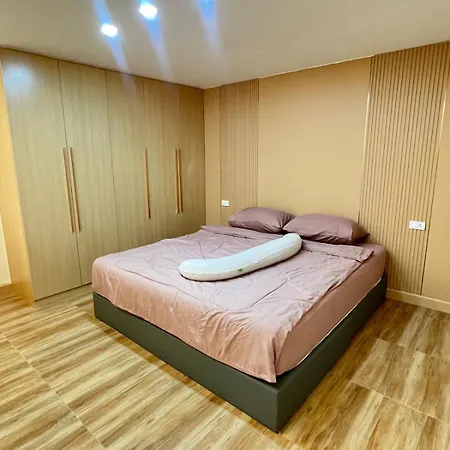 Luxury Townhouse With 3 Bedrooms And 3 Bathrooms In The Center Pattaya