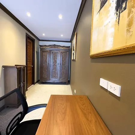 วันหยุดที่บ้าน Spacious 2br Corner - Garden View Balcony - Royal Hill Pattaya