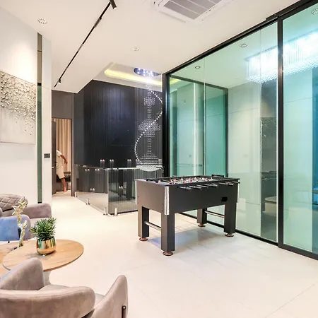 Indiluxe Pool