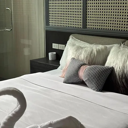 วิลล่า Inara In The Center Of Pattaya-4 Bedrooms 5 Bathrooms-billiards Table And Swimming Pool For A Relaxing