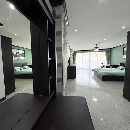 Spacious 2br - 3 Balconies Views Pattaya