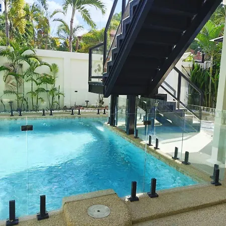 วิลล่า 3br Pool Access Patumnak Hill *