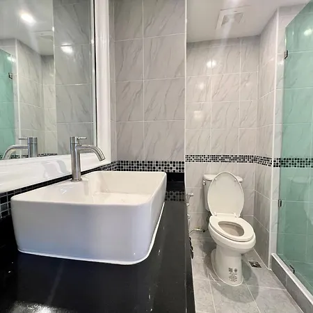 Stylish 1br Sea-view - 2 Balconies - View Talay 1 Jomtien