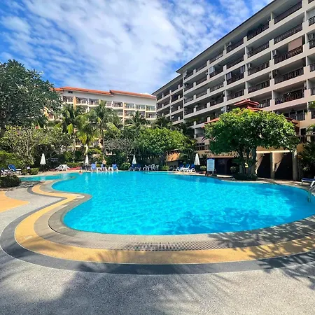 Spacious 2br Corner - Garden View Balcony - Royal Hill วันหยุดที่บ้าน Pattaya