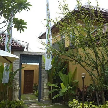 Exclusive Balinese Pool In วิลล่า Pattaya