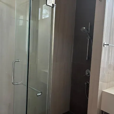 Inara In The Center Of Pattaya-4 Bedrooms 5 Bathrooms-billiards Table And Swimming Pool For A Relaxing วิลล่า *