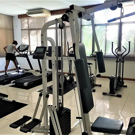 Spacious 2br Corner - Garden View Balcony - Royal Hill วันหยุดที่บ้าน *