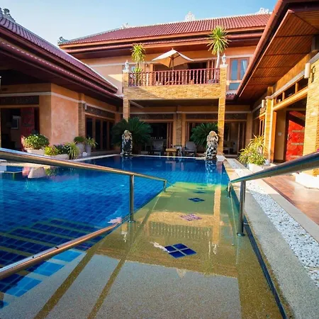 Exclusive Balinese Pool In วิลล่า