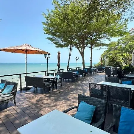 วิลล่า 3br Pool Access Patumnak Hill *