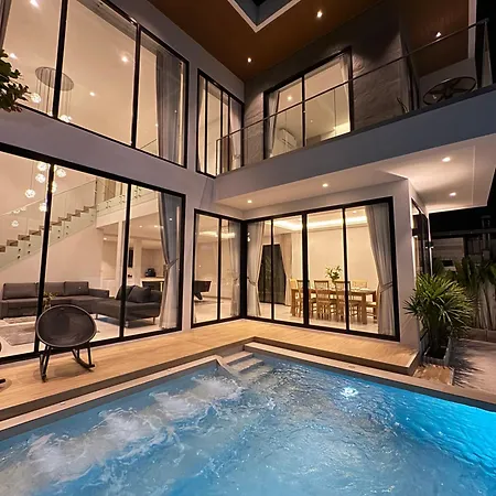 Brand New Modern Pool Near Walking Street วิลล่า