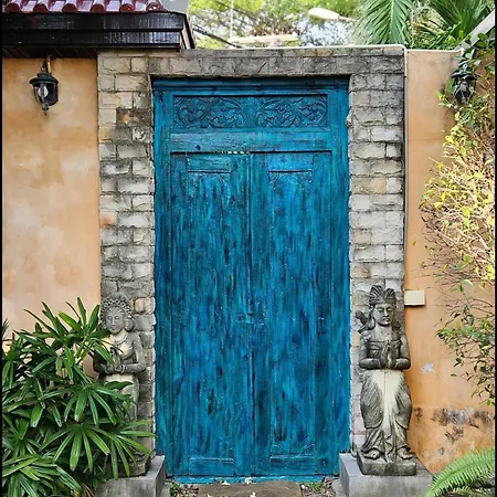 Exclusive Balinese Pool In วิลล่า Pattaya