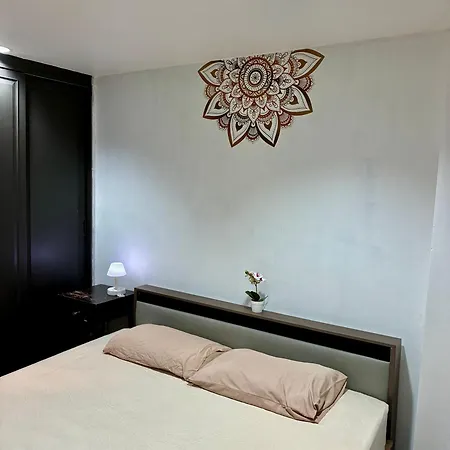 Farang House