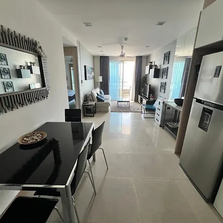 The Palm Wongamat 2br Beachfront 34th Floor Panoramic Sea View อพาร์ทเม้น Pattaya