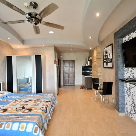 Sea-view With Large Balcony - Bright And Spacious Apartment *