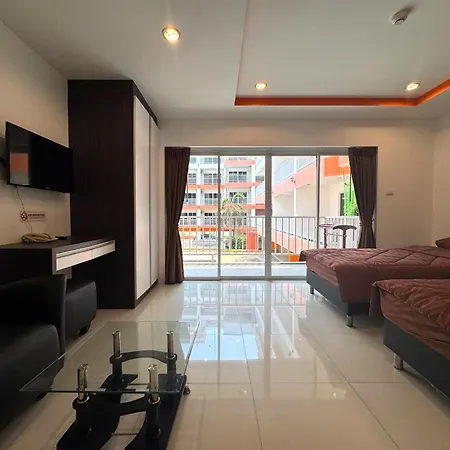 อพาร์ทเม้น Comfortable Pool-view With Balcony - Pratumnak, *