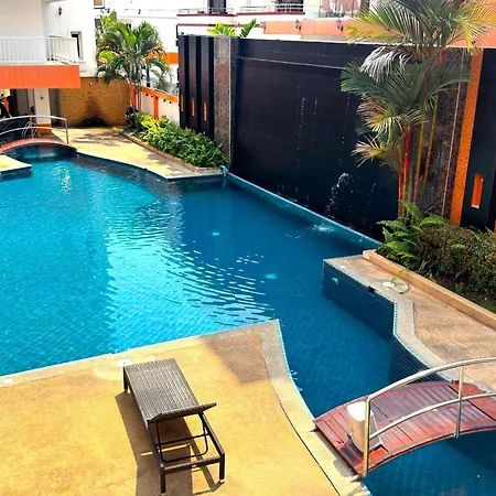 Stylish Pool-view With Balcony - New Nordic Vip 3, Pratumnak Pattaya