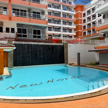 Modern With Balcony And Pool - Pratumnak Hill * Pattaya