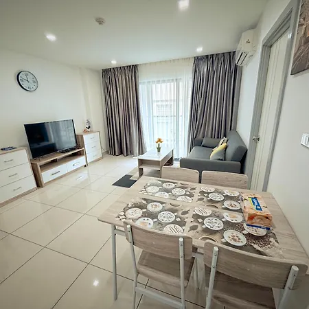 Modern 2br Rooftop Swimming Pool Pratumnak *