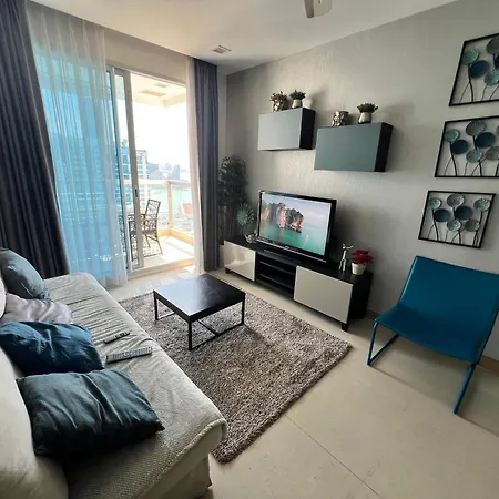 The Palm Wongamat 2br Beachfront 34th Floor Panoramic Sea View อพาร์ทเม้น