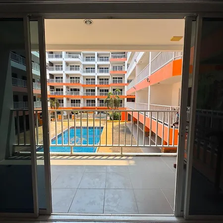 อพาร์ทเม้น Comfortable Pool-view With Balcony - Pratumnak, *