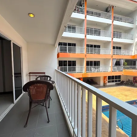 Pool-view With Balcony - New Nordic Vip 4, Pratumnak Apartment *