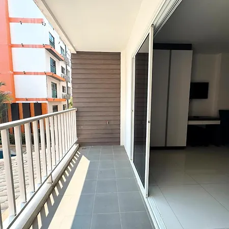 อพาร์ทเม้น Cozy Pool-view With Balcony - New Nordic Vip 3, Pratumnak *