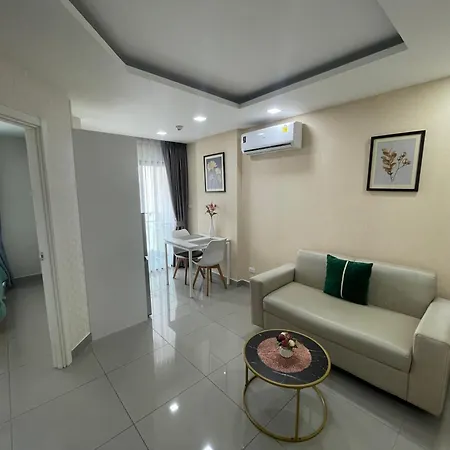 Cozy With Swimming Pool, Gym, Sauna, Great Location, Near Beach, Easy Transport - Guest Friendly