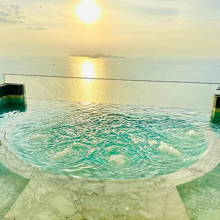 Ultra-luxury Sea View At Arom