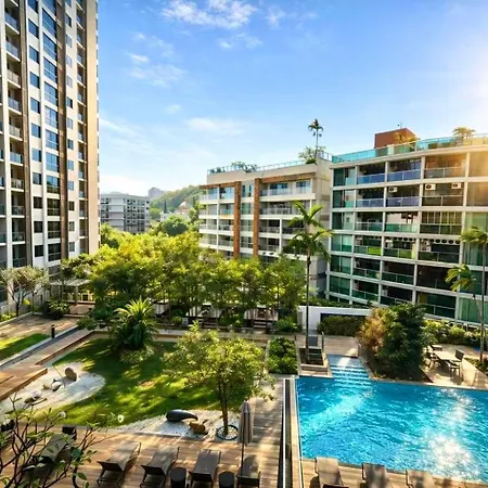 芭提雅 市中心公寓预定 紧邻海滩 步行街 适合长租 家庭套房 Unixx Apartment *