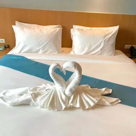 Poolside Near Terminal 21 & Bus Station * Pattaya
