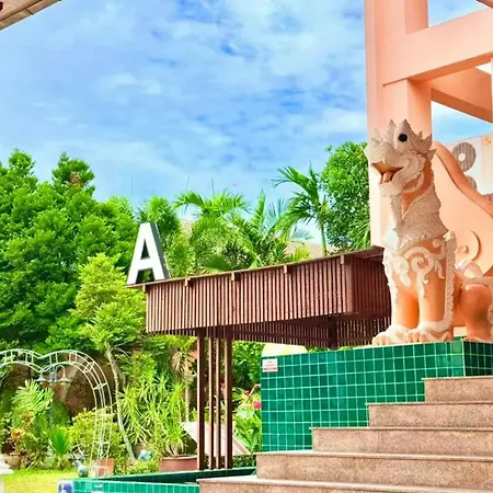 Poolside Near Terminal 21 & Bus Station * Pattaya