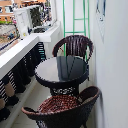 Aura House อพาร์ทเม้น *