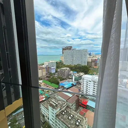 Edge Pattaya中心公寓 无边泳池 地标景观 海景房 *