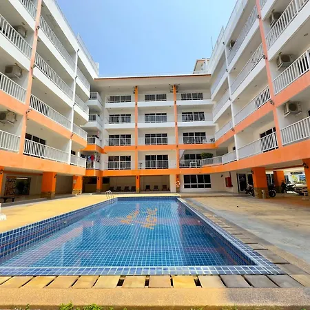 Pool-view With Balcony - New Nordic Vip 4, Pratumnak * Pattaya
