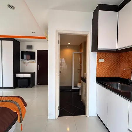 Bright Corner Pool-view With Balcony - New Nordic Vip 3, Pratumnak * Pattaya