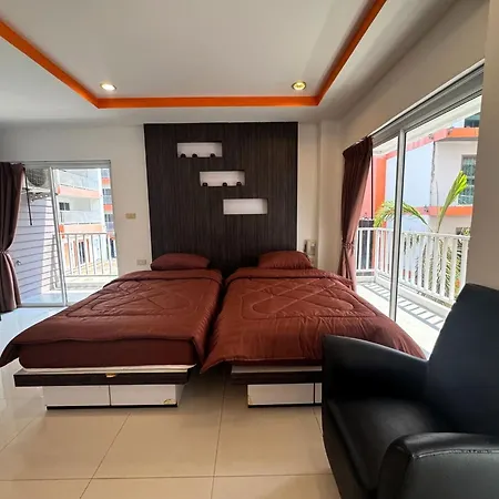 Apartment Stylish Pool-view With Balcony - New Nordic Vip 3, Pratumnak