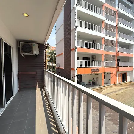 อพาร์ทเม้น Cozy Pool-view With Balcony - New Nordic Vip 3, Pratumnak *
