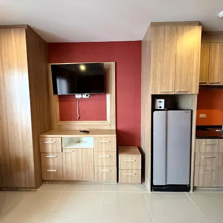 อพาร์ทเม้น Cozy With Balcony - Pratumnak Hill