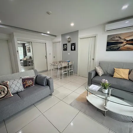 Cozy 2br Rooftop Swimming Pool Pratumnak Apartment Pattaya