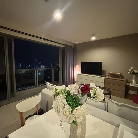 อพาร์ทเม้น Unixx 2 Bedroom Sea View Pattaya