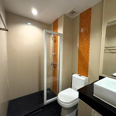 Bright Corner Pool-view With Balcony - New Nordic Vip 3, Pratumnak * Pattaya