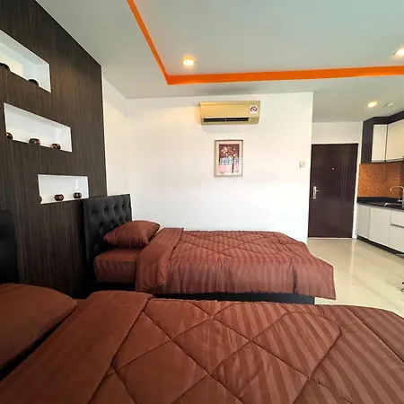 Pool-view With Balcony - New Nordic Vip 4, Pratumnak *