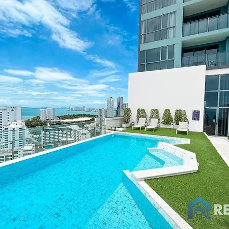อพาร์ทเม้น High End Large Sea View *