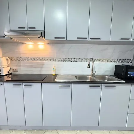 Spacious 2-bedroom Pool-view - Executive 2, Pratumnak * Pattaya