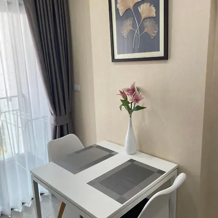 Cozy With Swimming Pool, Gym, Sauna, Great Location, Near Beach, Easy Transport - Guest Friendly *