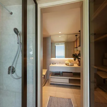 Ultra-luxury Sea View At Arom *