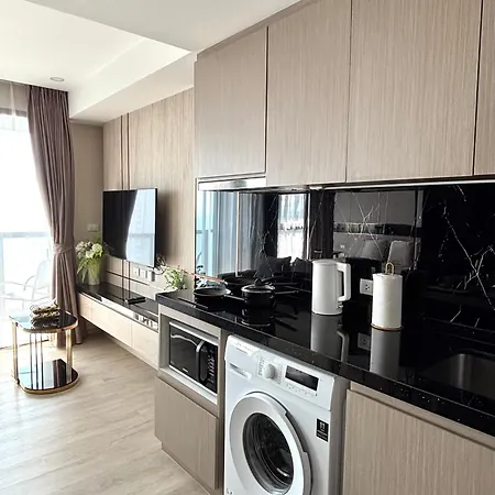 The Panora Pratamnak High Floor Sea View Luxury 1 Bdr *